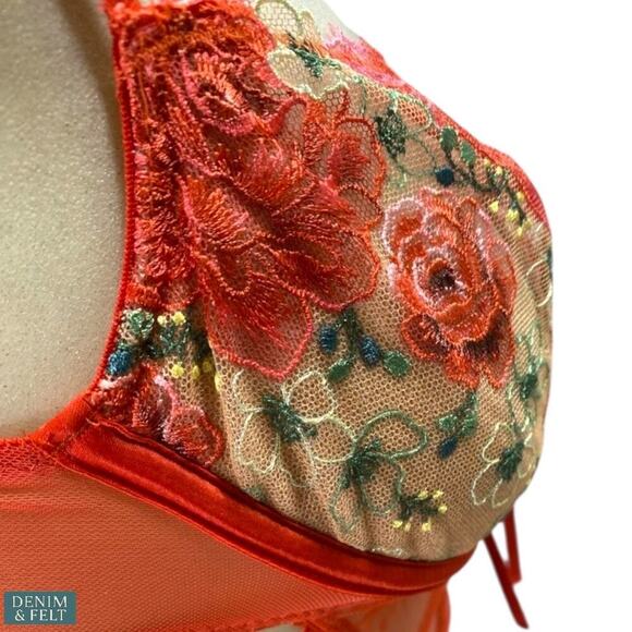 Victoria’s Secret Wicked Floral Embroidery Red Sheer Lace Apron NWT~NEW💋 - Picture 13 of 16